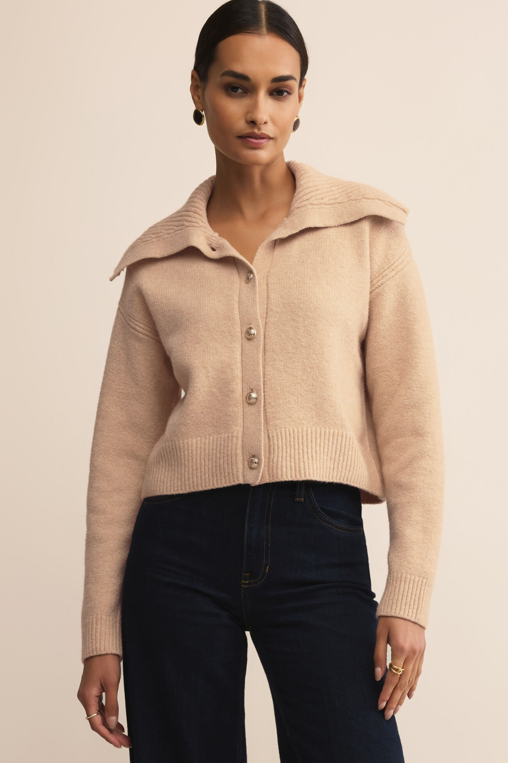 LARGE COLLAR CARDIGAN