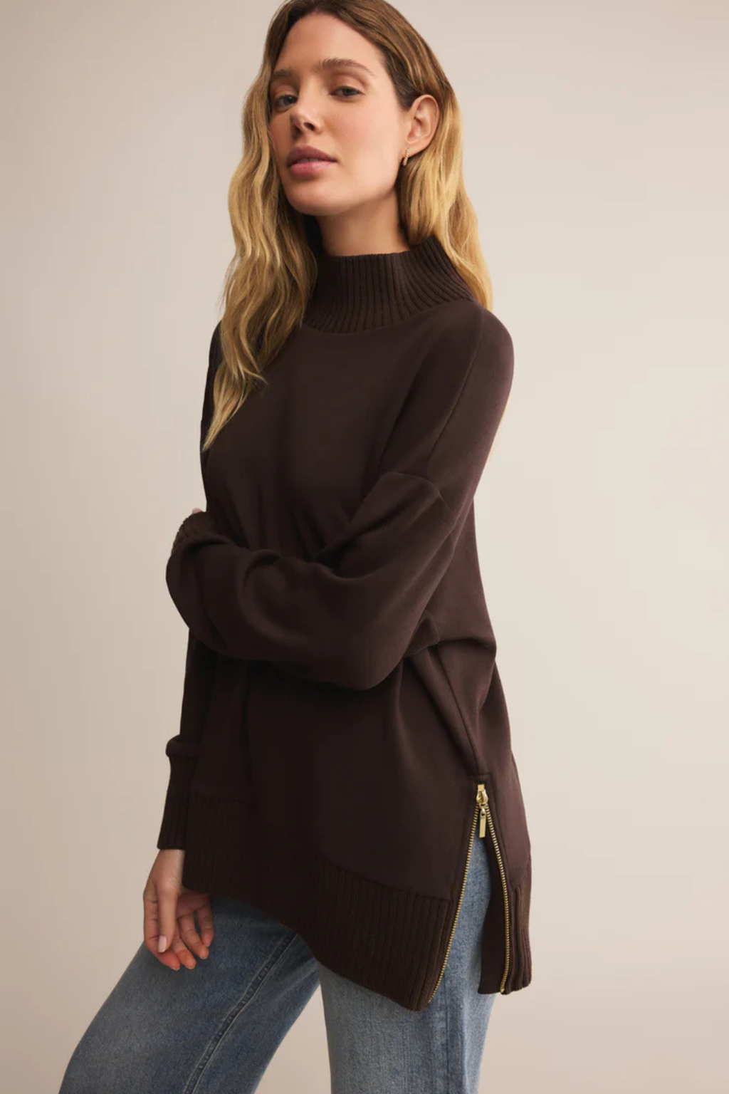 MOCK NECK SWEATSHIRT
