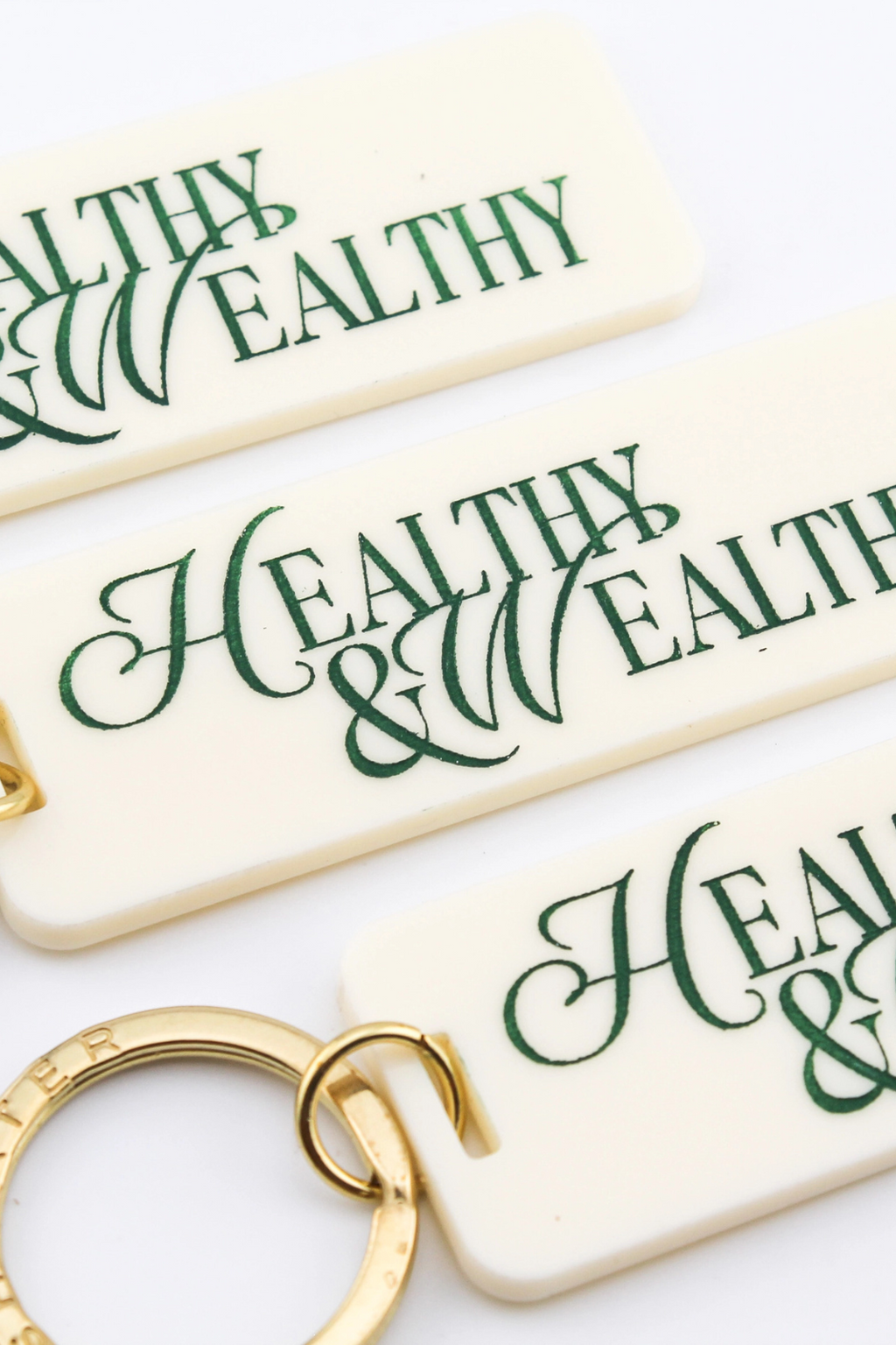 HEALTHY WEALTHY KEYCHAIN
