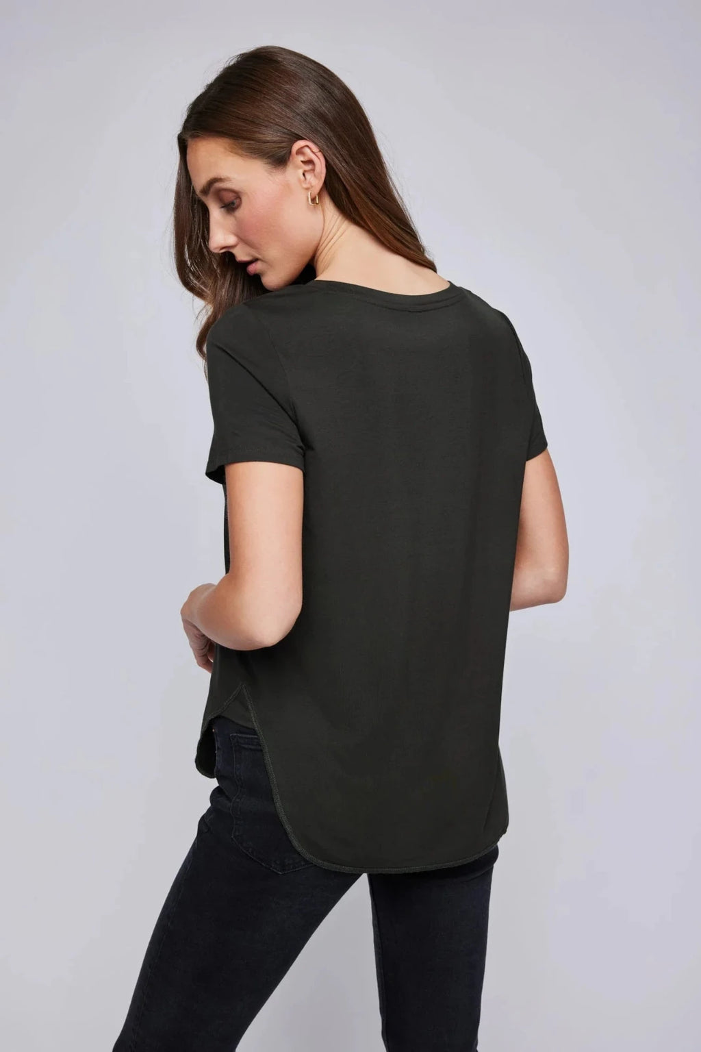 SCOOP NECK TEE