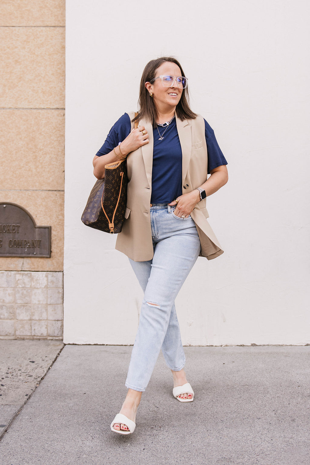 SLEEVELESS BLAZER VEST