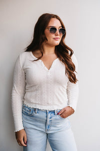 POINTELLE V-NECK TEE