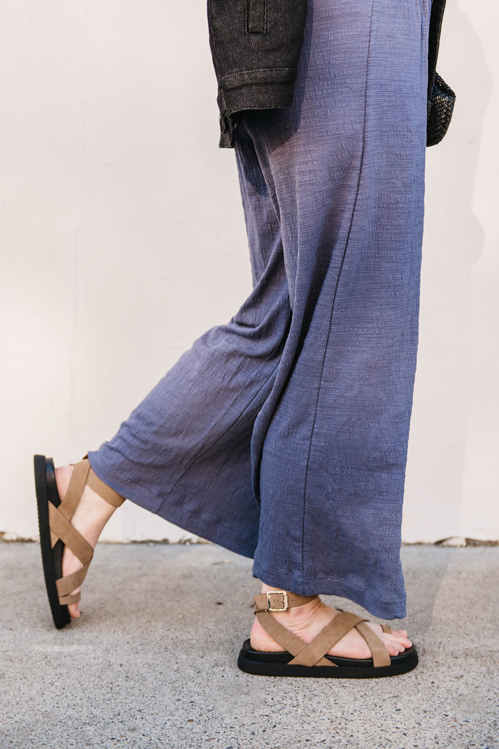 TEXTURED WIDE LEG PANT