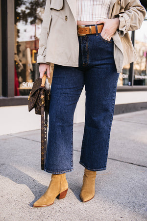 Levi's ribcage straight ankle jeans styled with a belt and the matisse caty boots