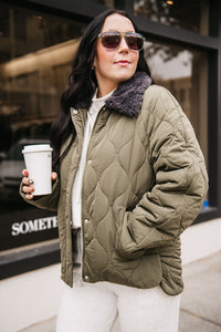 CONTRAST COLLAR PUFFER JACKET