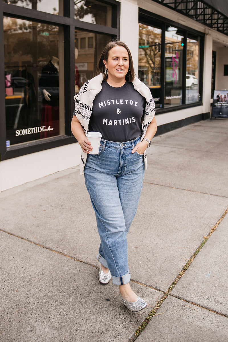MISTLETOE & MARTINIS BOYFRIEND TEE