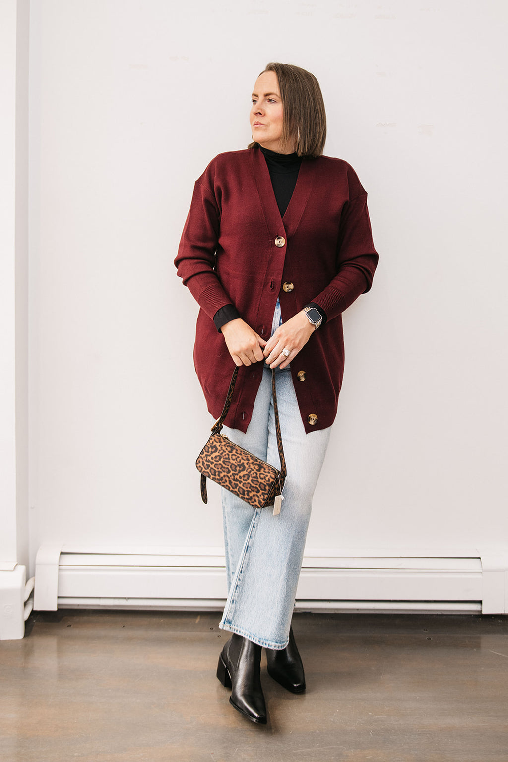 LONG V-NECK CARDIGAN