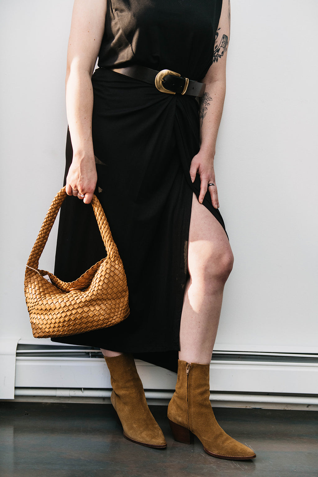 WOVEN BAGUETTE BAG