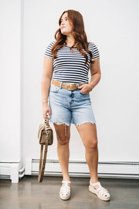 STRIPE SCOOP NECK TEE