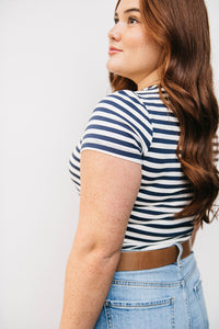 STRIPE SCOOP NECK TEE