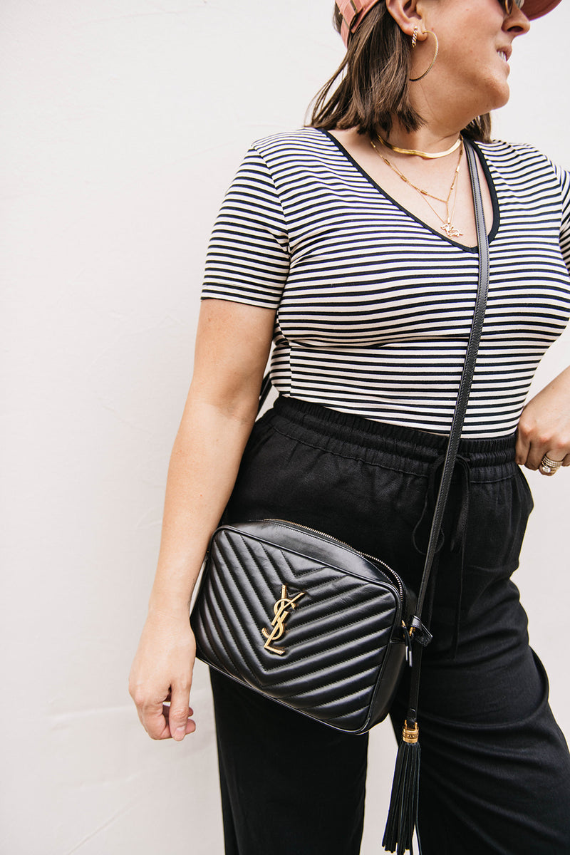 V NECK STRIPE TEE