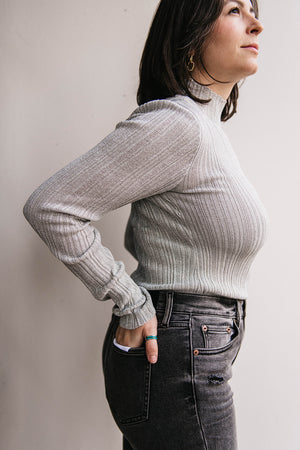 MOCKNECK SHIMMER TOP