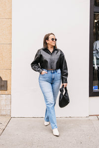 CROPPED FAUX LEATHER SHIRT