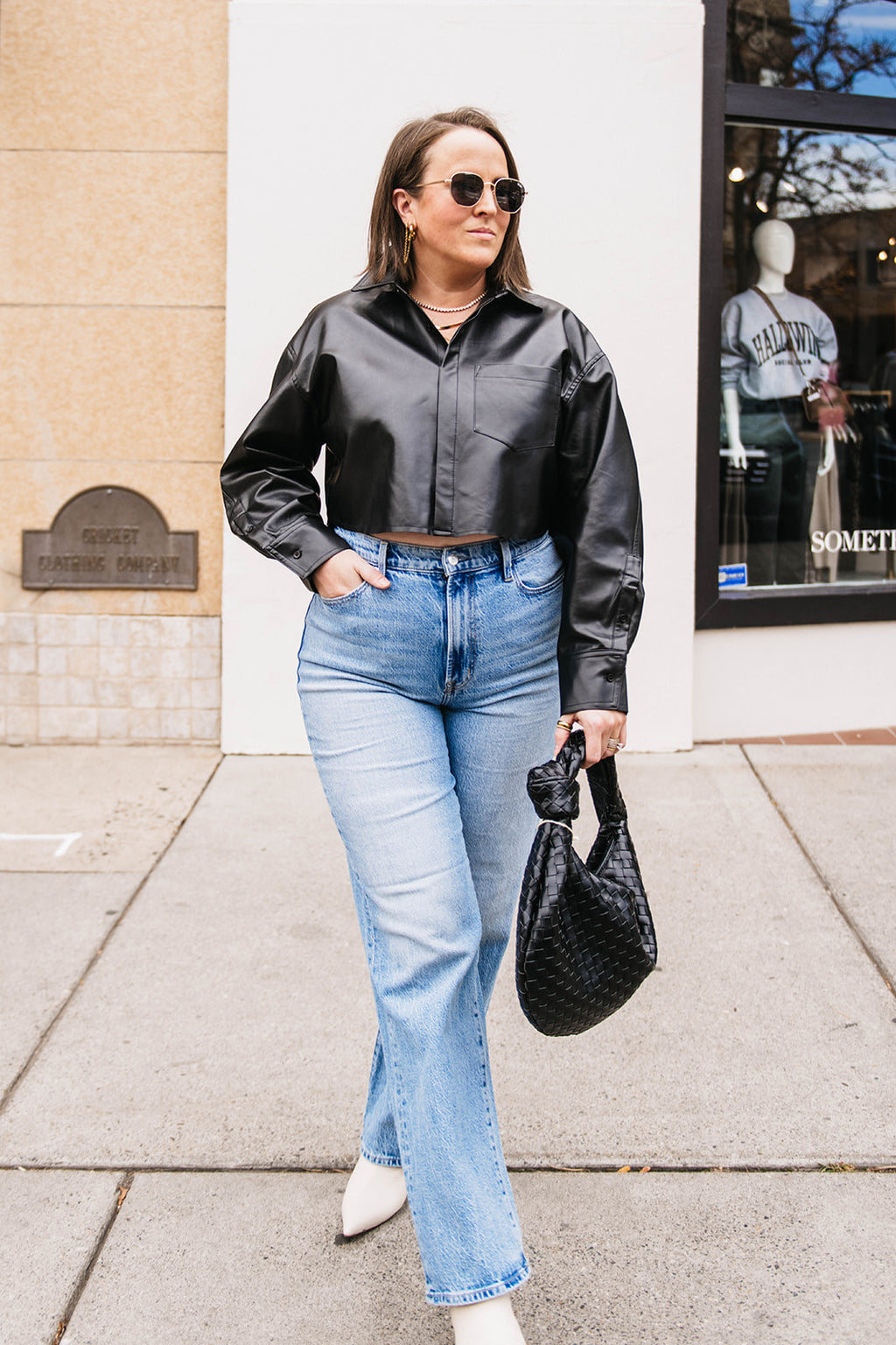 CROPPED FAUX LEATHER SHIRT