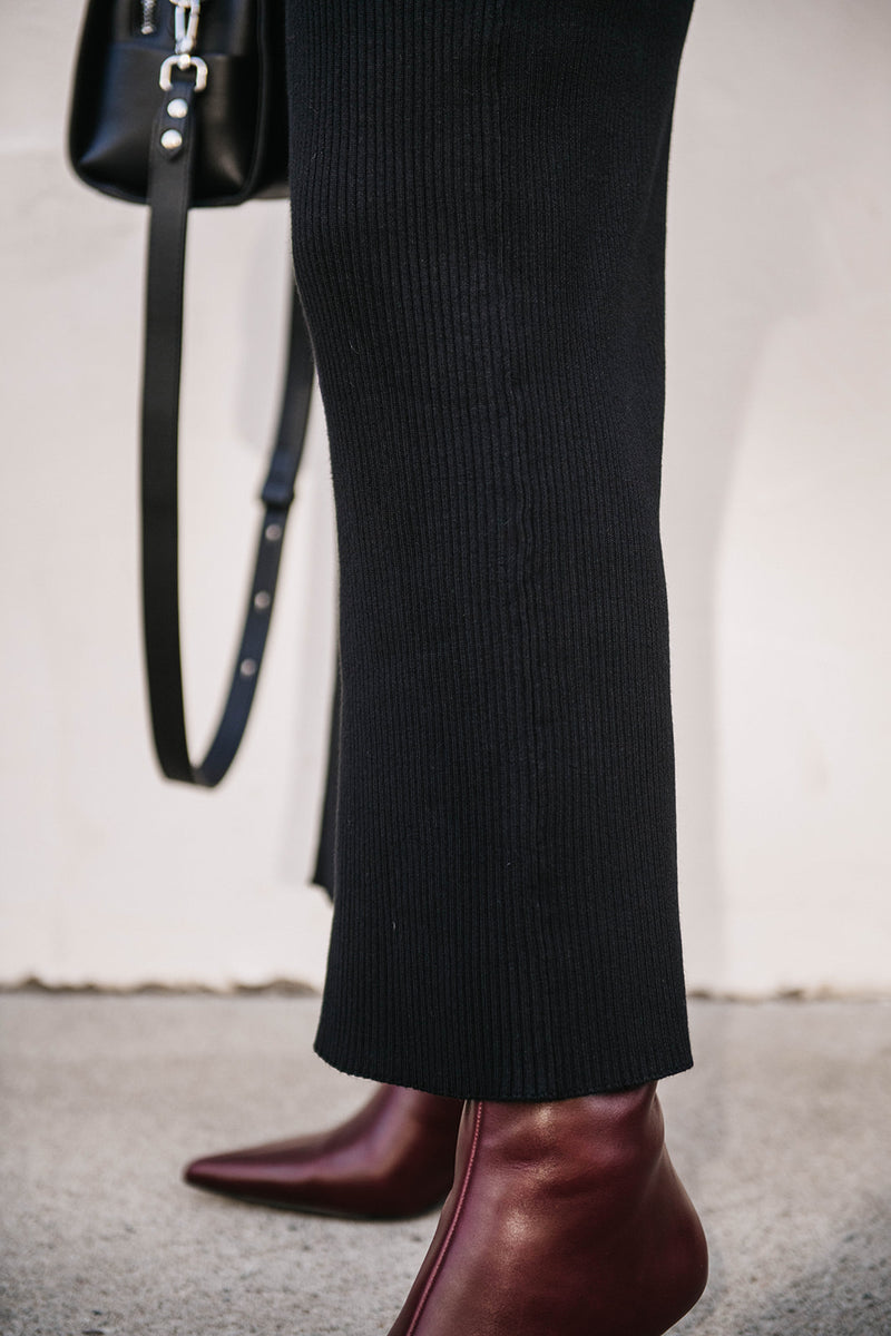 RIBBED SWEATER PANTS