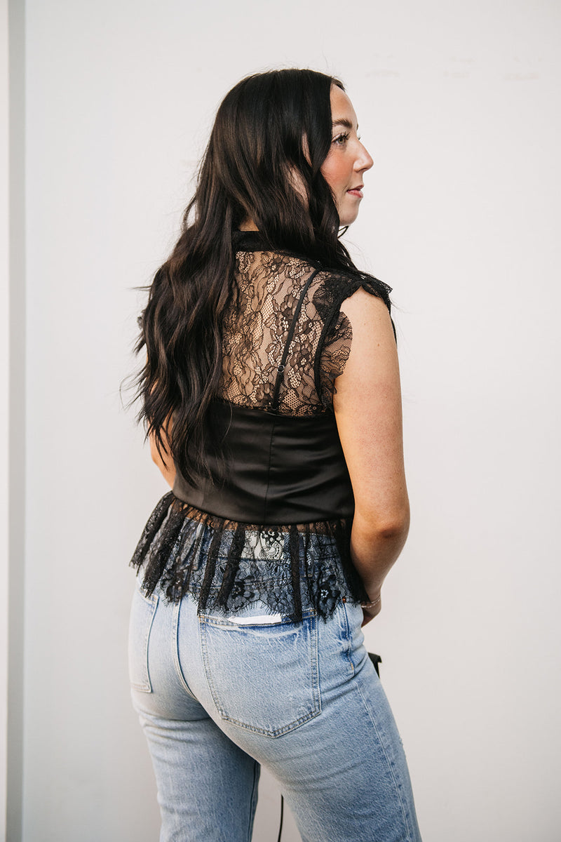 LACE BUSTIER TOP