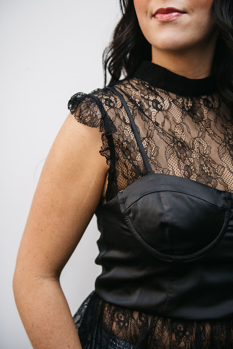 LACE BUSTIER TOP