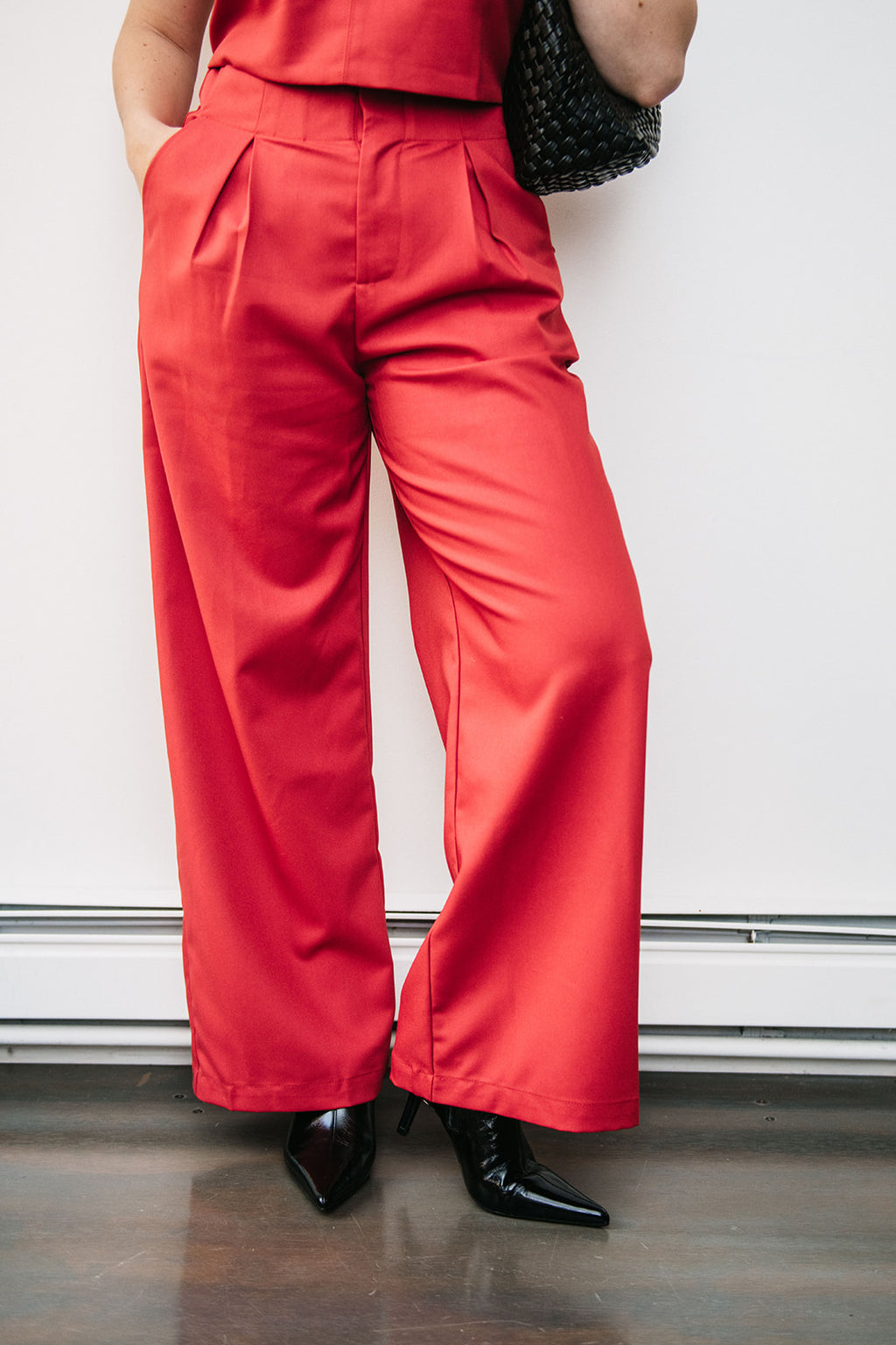 WIDE LEG TROUSER