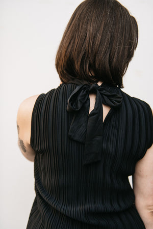 MOCKNECK PLEATED TOP