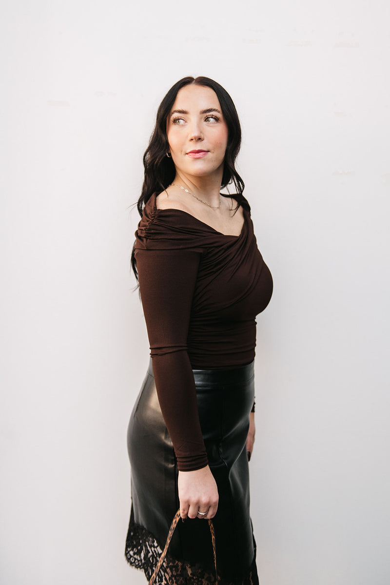 OFF SHOULDER RUCHED TOP