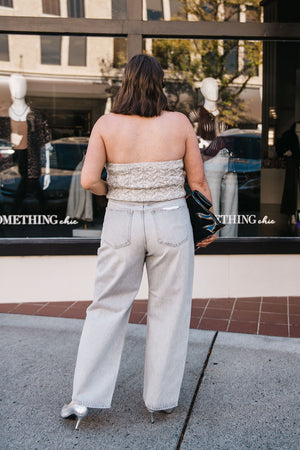 SLEEVELESS HALTER SWEATER