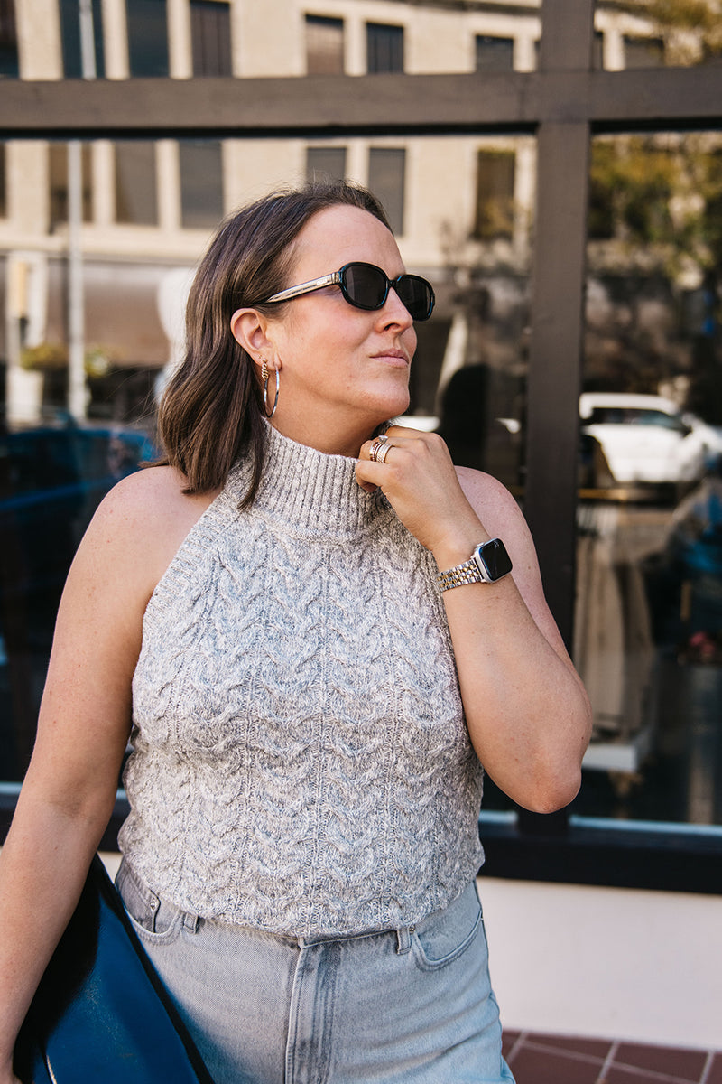 SLEEVELESS HALTER SWEATER
