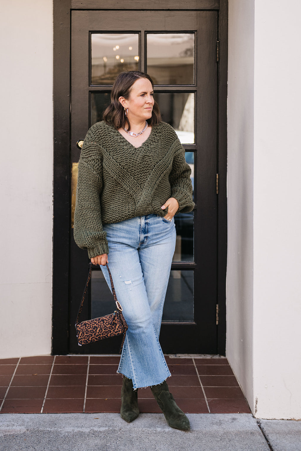 CHUNKY V-NECK SWEATER