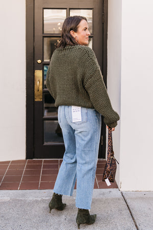 CHUNKY V-NECK SWEATER