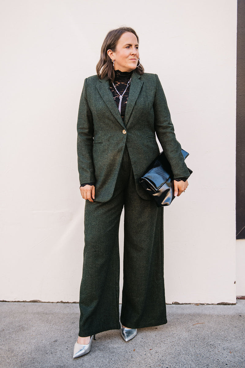 SINGLE BUTTON BLAZER
