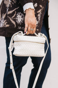 WOVEN CROSSBODY BAG
