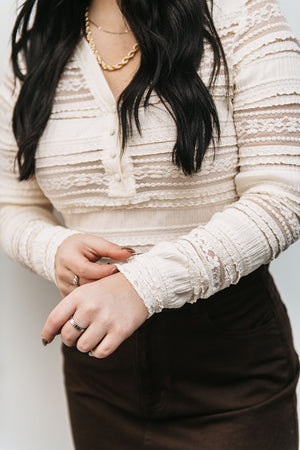 LACE BUTTON DETAIL TOP