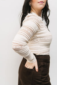 LACE BUTTON DETAIL TOP