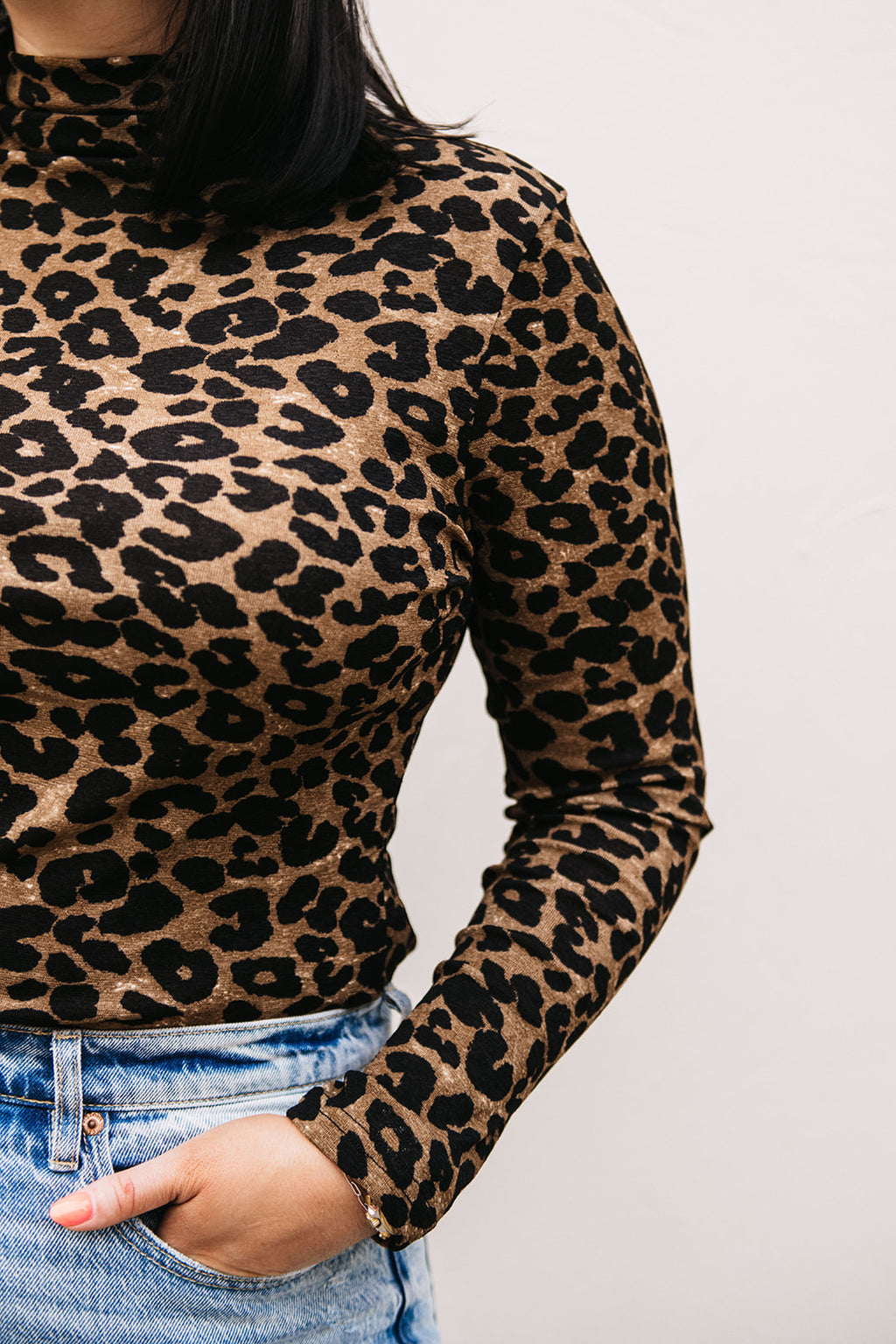 LEOPARD MOCK NECK TOP