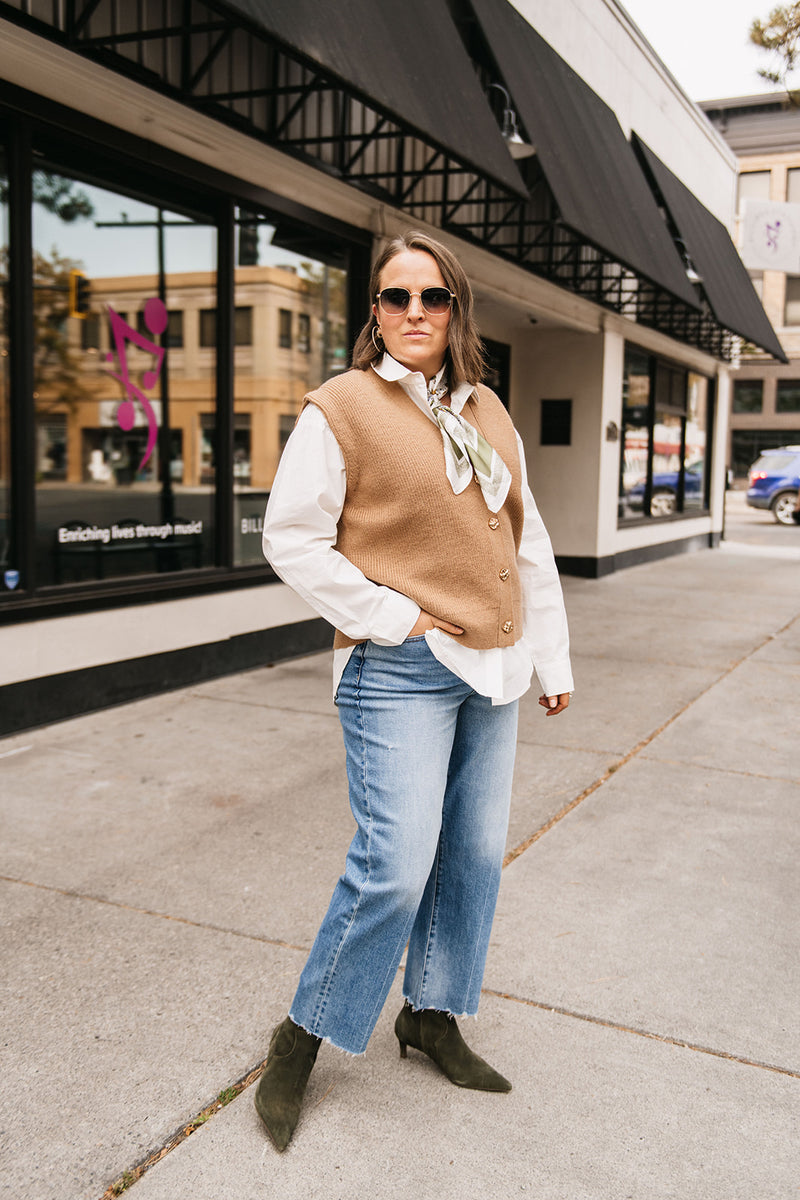 SLEEVELESS KNIT CARDIGAN
