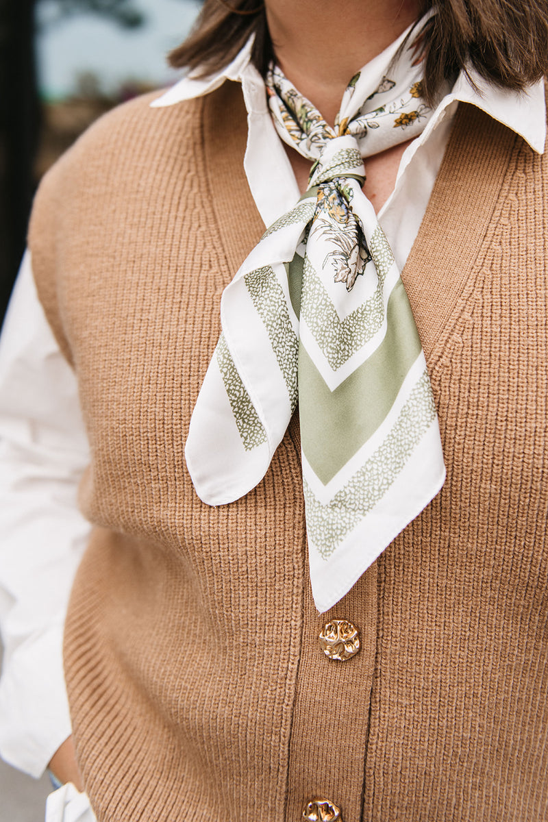 SLEEVELESS KNIT CARDIGAN