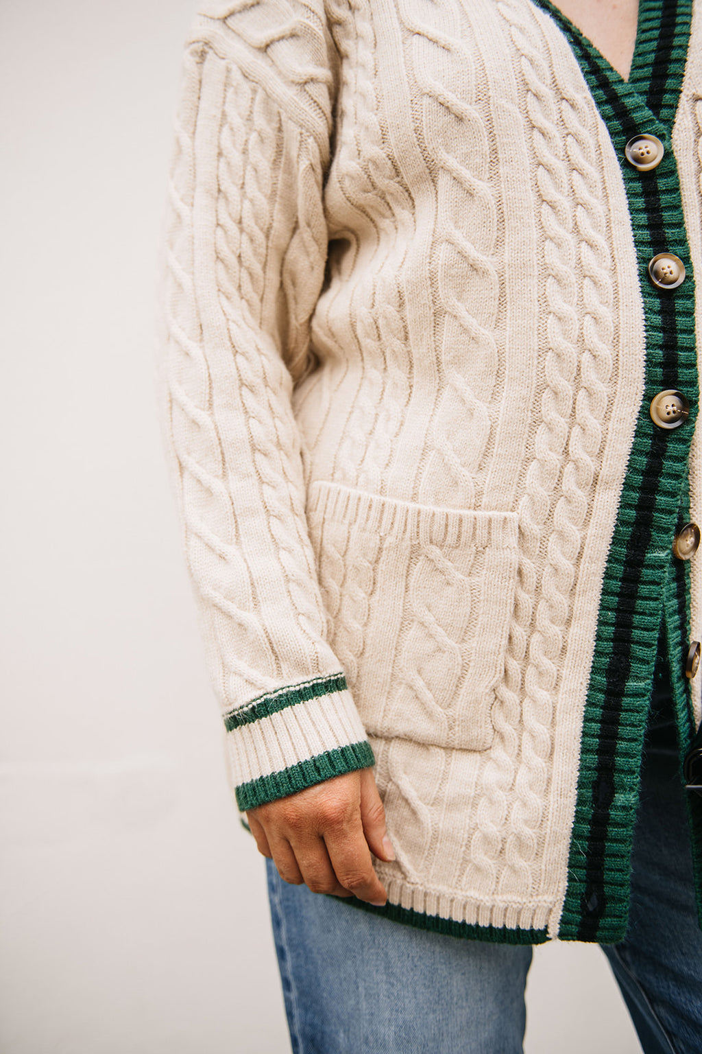 CONTRAST EDGE CARDIGAN
