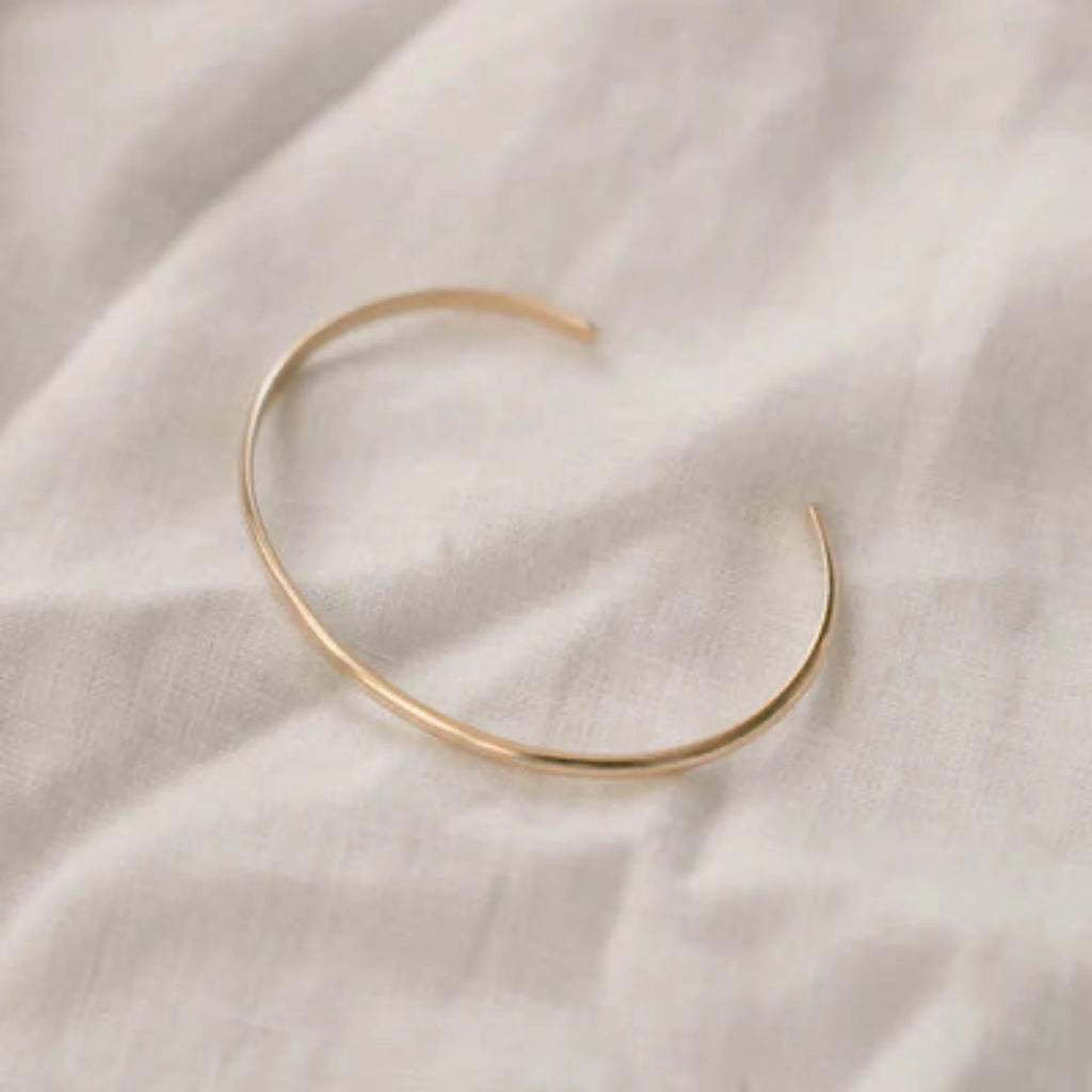 LUSTER ROUNDED CUFF BRACELET